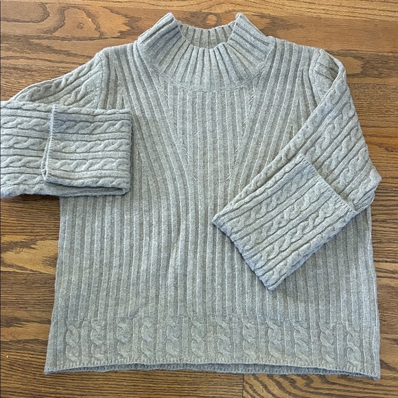 rain & rose Sweaters - Rain + Rose Sweater Women’s M Tan Cable Knit Wool-Blend Mock Neck Cozy Cropped